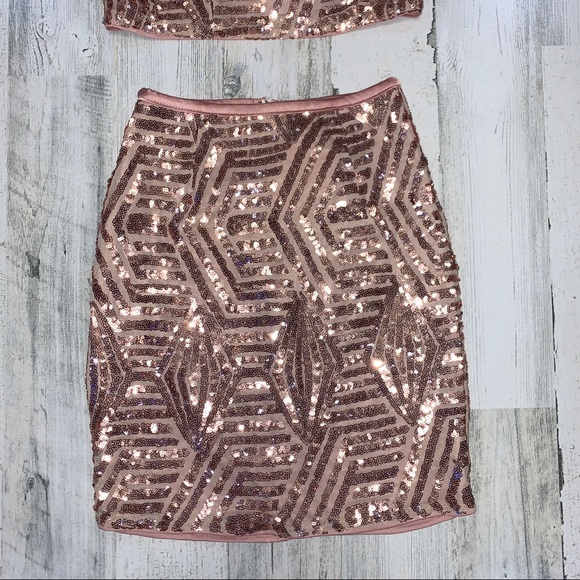 Agaci | NWT Sequin Crop Top w/ Skirt - Picture 4 of 9